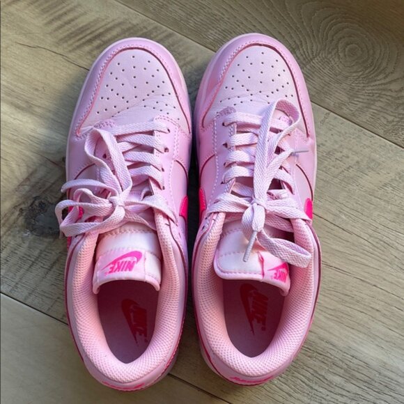 Nike Dunk Low Triple Barbie Pink Women's Shoes, Worn Once - Picture 4 of 4